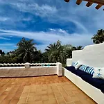 Cozy Townhouse With Sea View