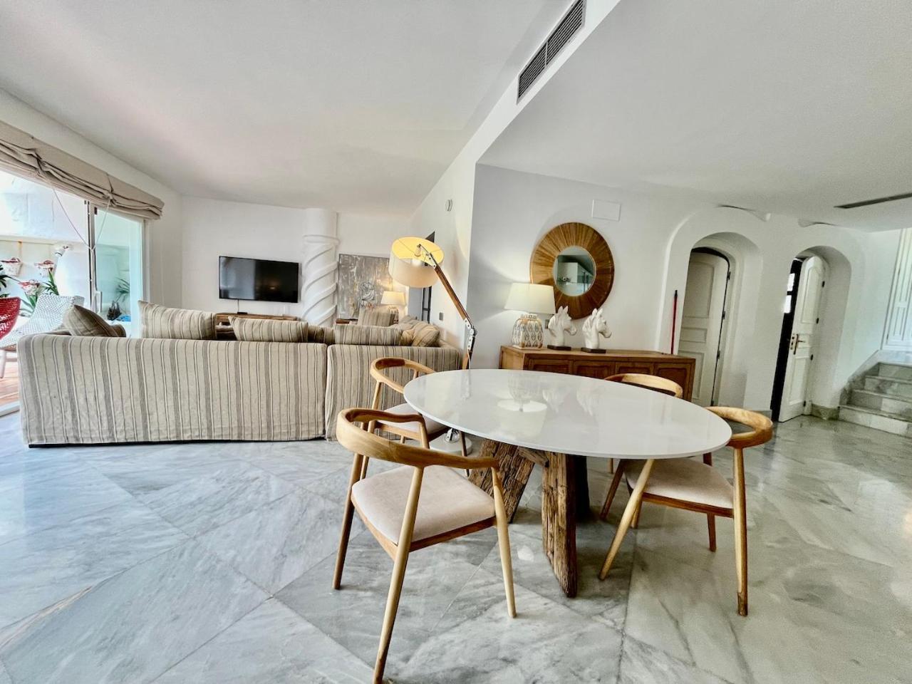 Cozy Townhouse With Sea View Marbella