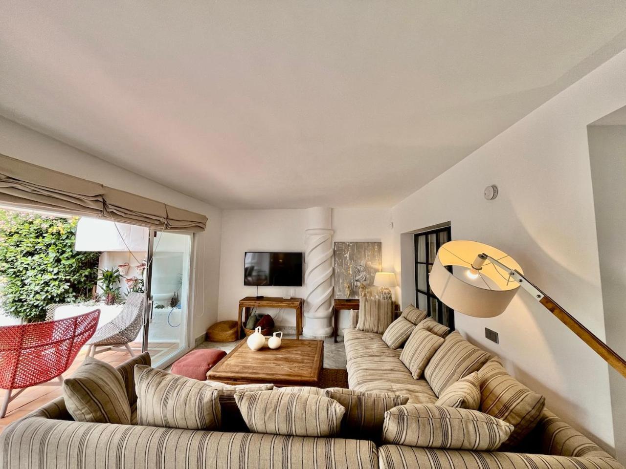 Cozy Townhouse With Sea View *