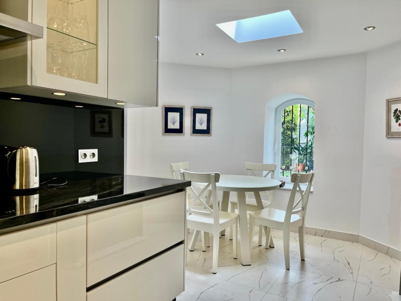 Cozy Townhouse With Sea View Rumah liburan